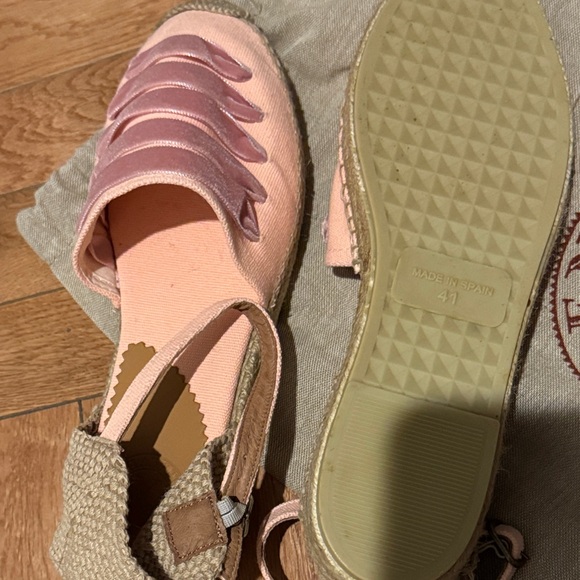 Penelope Chilvers Pink and Cream Espadrilles - MADE IN SPAIN - Picture 3 of 3